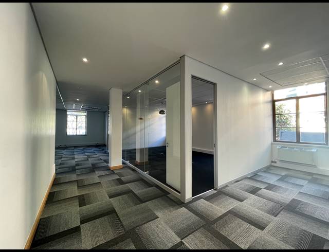 489M² OFFICE TO LET IN SANDTON CENTRAL